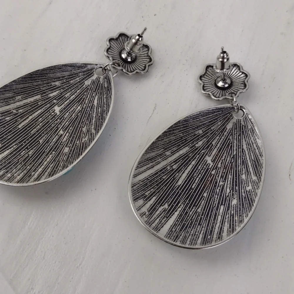 Hammered & Silver & Turquoise silver tone